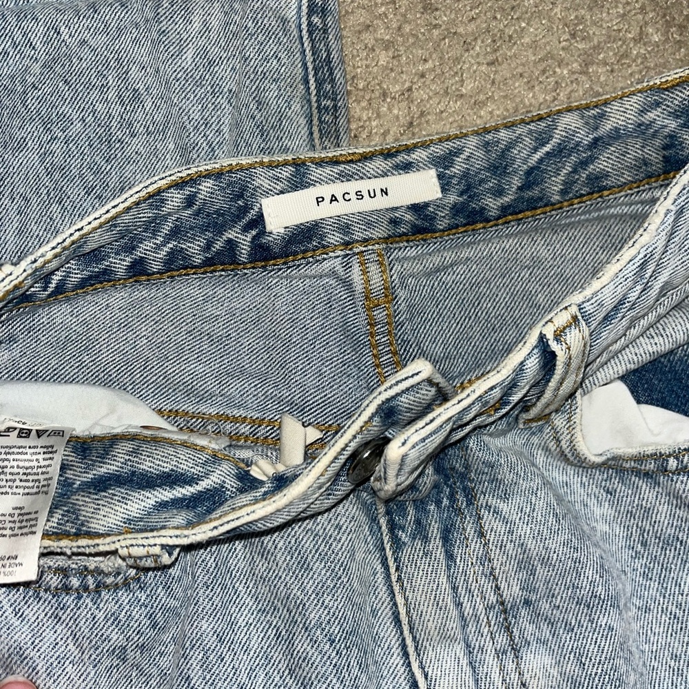 PacSun 90’s Boyfriend Light Blue Denim Jeans - Picture 2 of 3